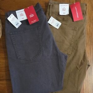 2 Pair Lucky Brand 410 Athletic Straight